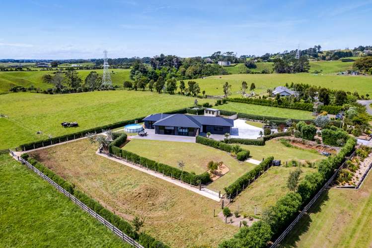 135 Sealy Road Omata_24