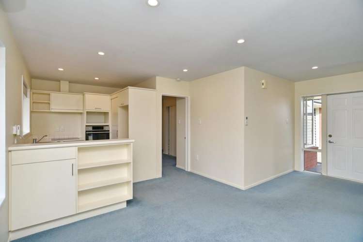 2c Hilton Drive Amberley_6