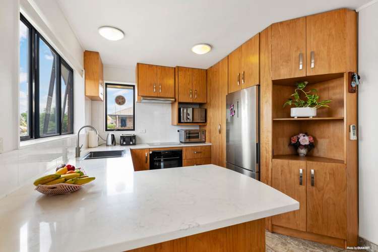 96 Kingdale Road Henderson_7