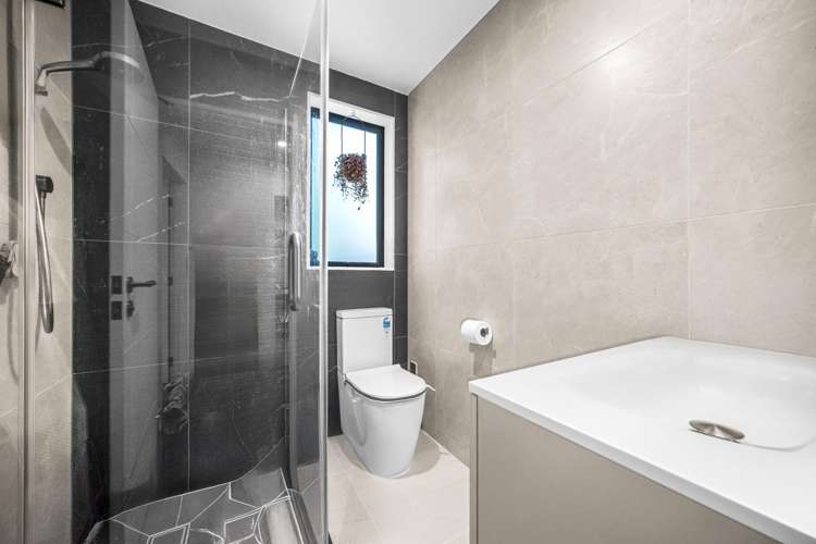 25F Oteha Valley Road Northcross_16