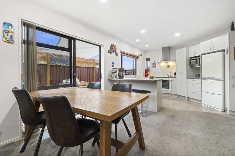 44 Chesterfield Way Orewa_6