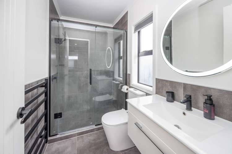 67 Probert Crescent Chartwell_13