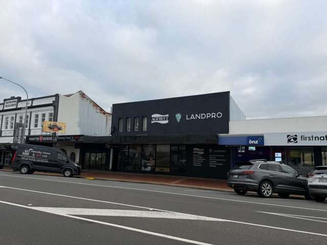 Prominent Office with Plenty of Parking