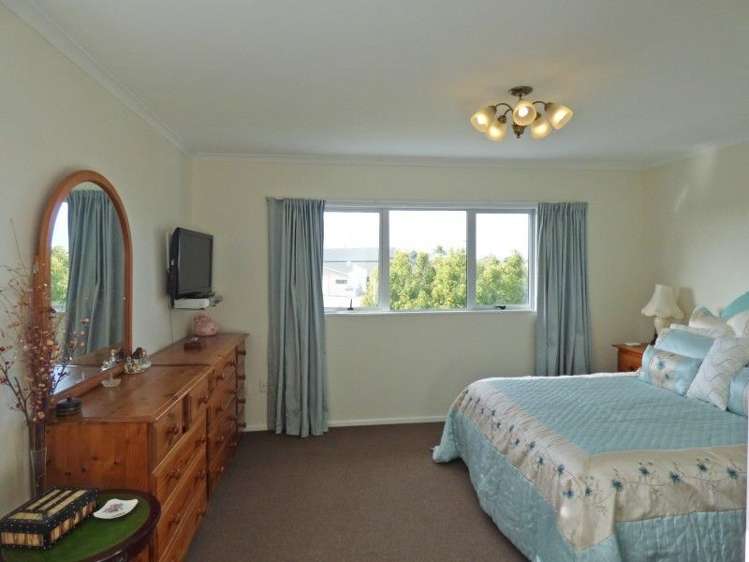 4 Glamorgan Avenue Tamatea_13