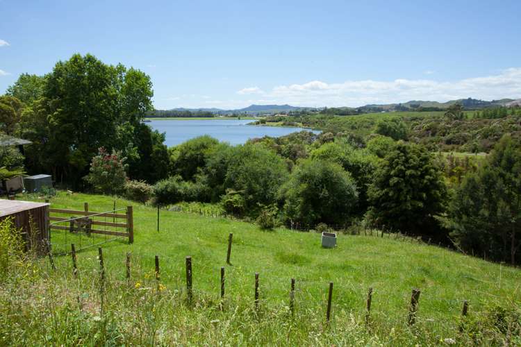 Weavers Crossing Road Huntly_5