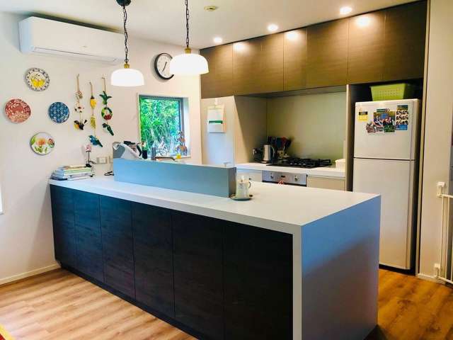 Modern family friendly townhouse in Karori