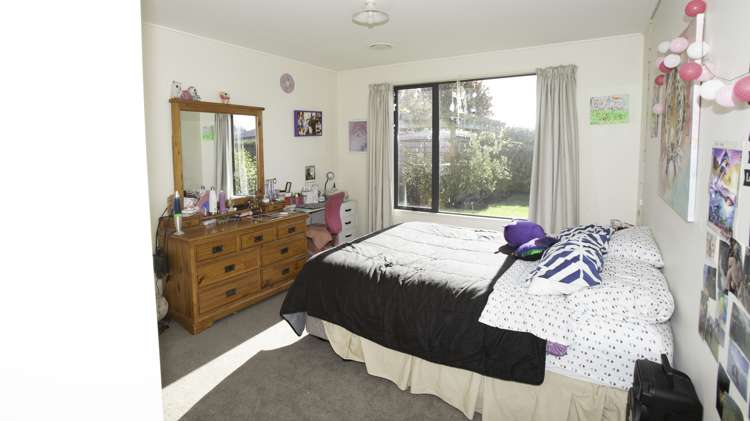 75 Pages Road Allenton_10