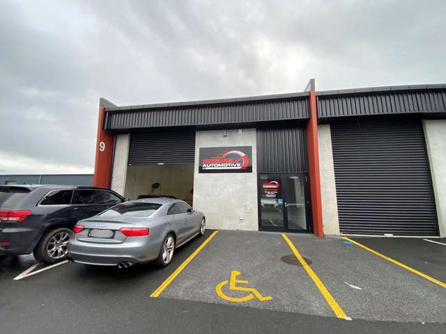 9/15 Earthmover Crescent Te Rapa_1