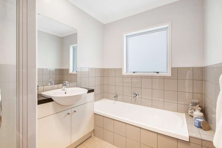 115 Parkview Drive Gulf Harbour_19