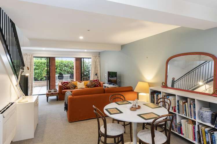 4/56 Hewitts Road_2