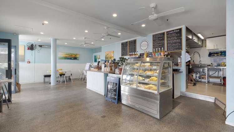 Units 3-4/2 Marine Parade, Tower 1 Mt Maunganui_4