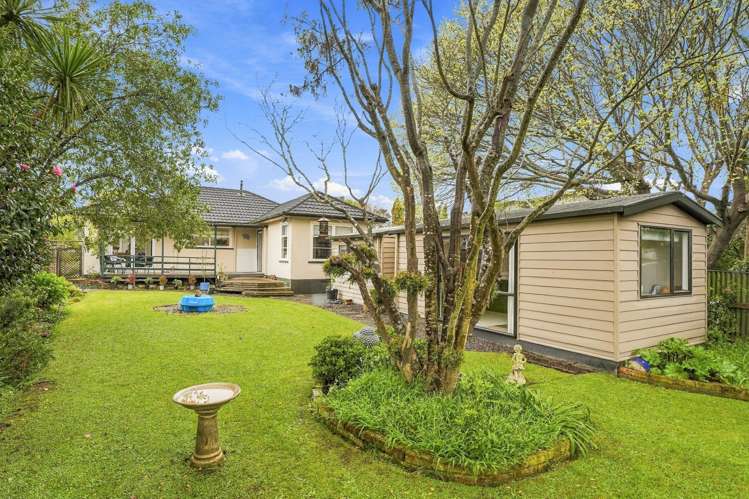 8 Hutchison Crescent Durie Hill_17
