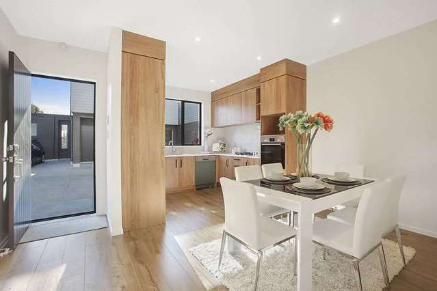 8 Totara Haeata Lane Flat Bush_1