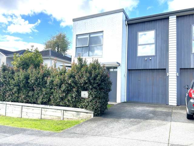 44 Matairangi Avenue Totara Heights_1