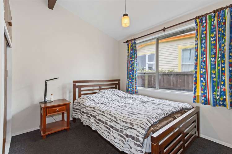 2/422 Armagh Street Linwood_5