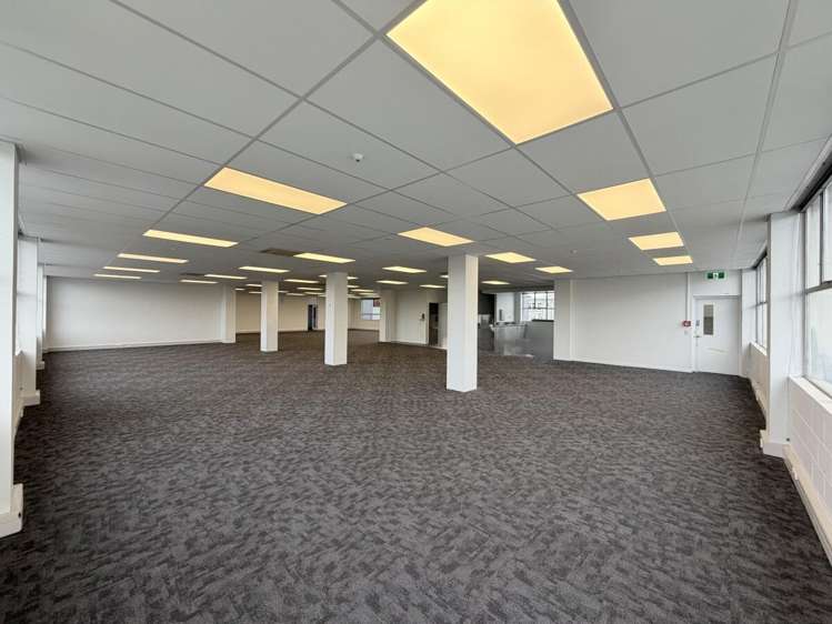 12-26 Te Heuheu Street Town Centre_9