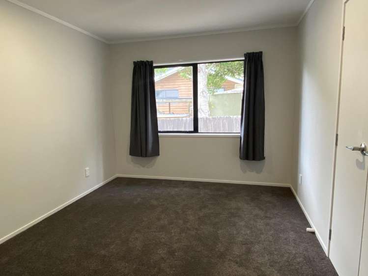 5A Stillwater Crescent 1792_3