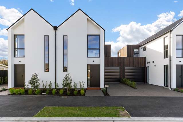 Sun, Space & Style in Central Riccarton