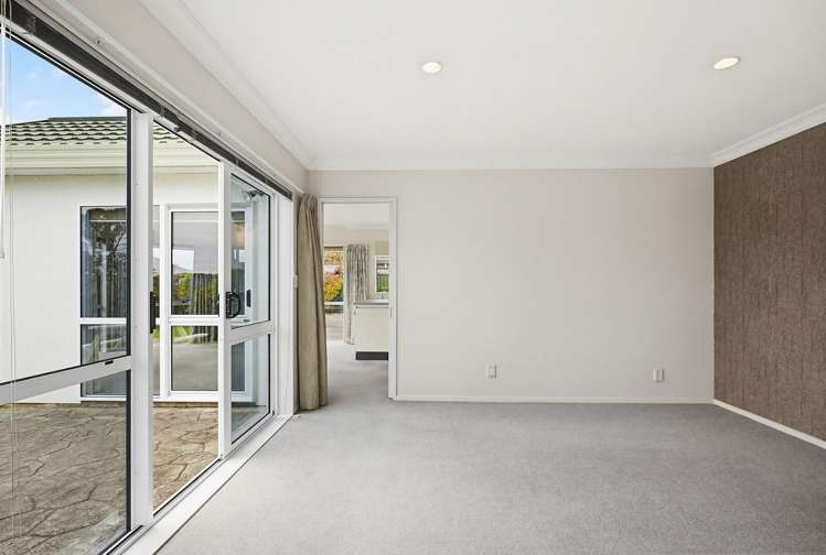1 Tombane Terrace Papakowhai_6