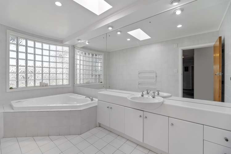 89 Ihaia Road Opunake_15