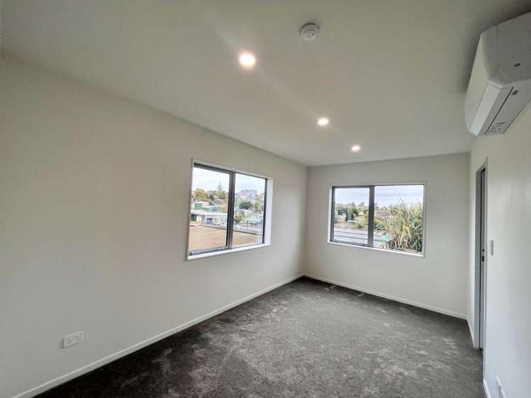 9/9 Coral Crescent Panmure_8