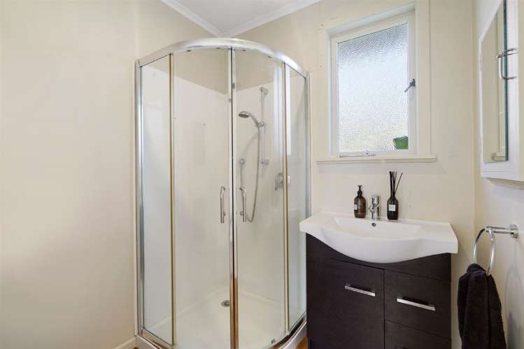 67 Mcleod Road Te Atatu South_18