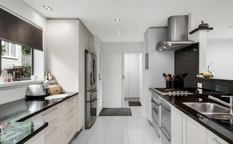 219 Laingholm Drive Laingholm_6