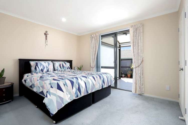 14 Natasha Lane Henderson_12