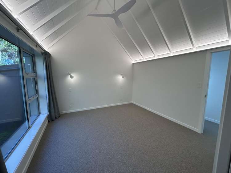 8 Meanda Gardens Sunnyhills_14