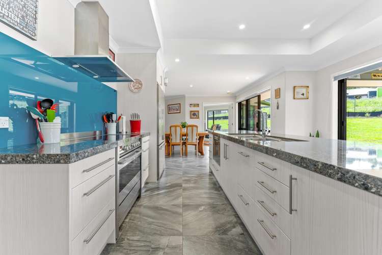 13 & 13a Te Awa Place Red Beach_9