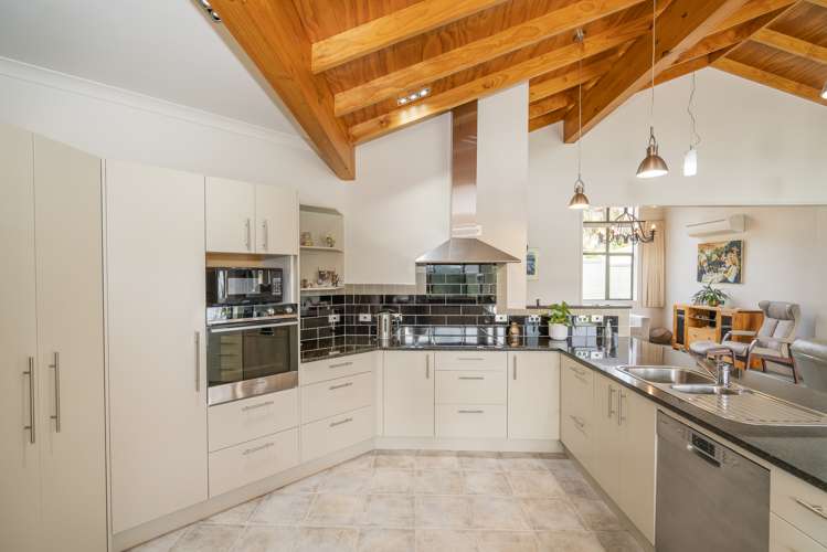 120 The Yardarm Pauanui_9