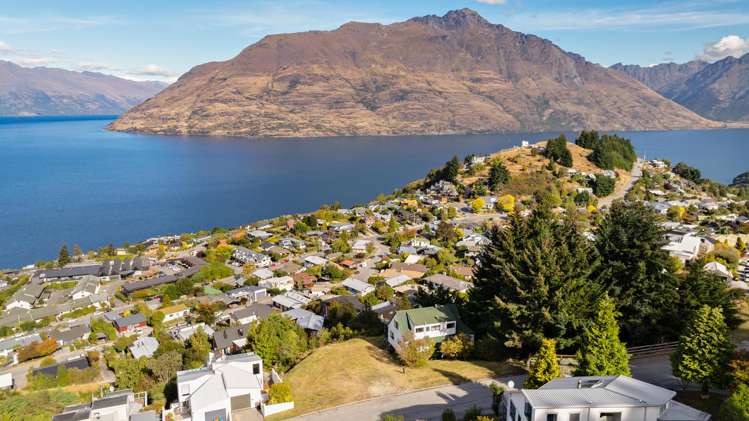 1 Von Place Fernhill/Sunshine Bay_44