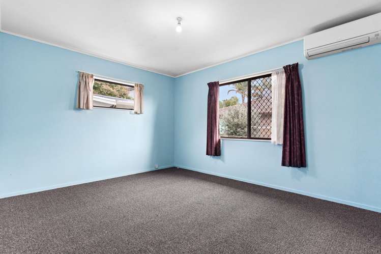 4/14 Beaubank Road Kelston_7