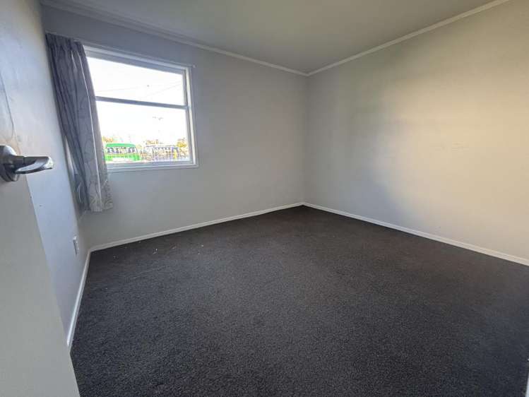22 Williams Crescent Otara_6