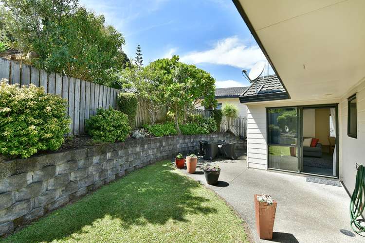 2/8 Knott Road Stanmore Bay_12
