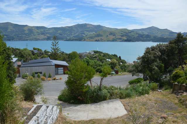 Akaroa Section - Prime Location & Stunning Views