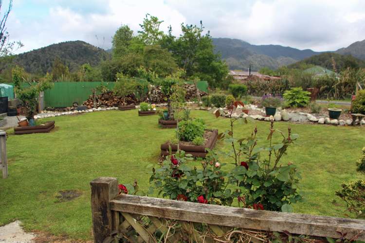 22 Denston Street Blackball_9