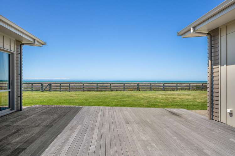 18 Shoreline Place Rarangi_7