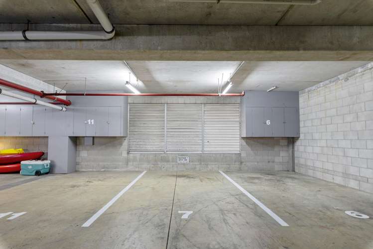 7/2 Lowell Place Waipahihi_24