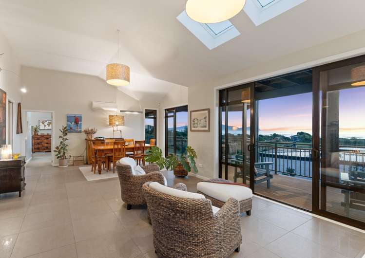 8 Beachview Grove Peka Peka_6