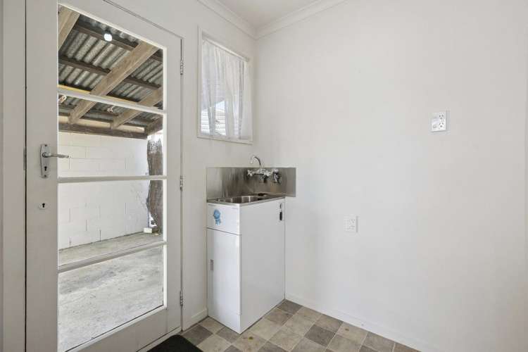 B/4 Ravelston Street Saint Kilda_11