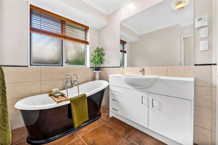 10 Mangerton Lane East Tamaki Heights_24