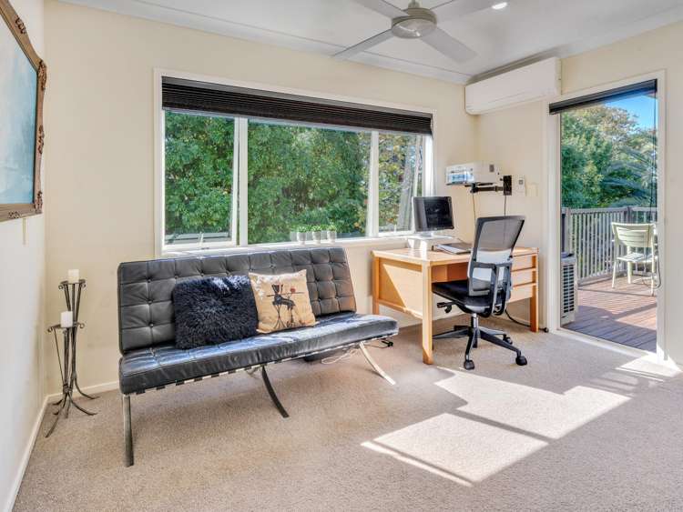 5 Seymour Road Mellons Bay_17