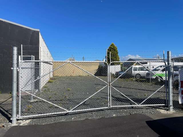 Fenced Yard/Parking South Dunedin