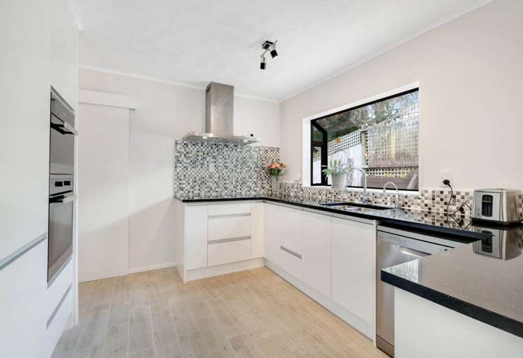 2/10 Tallington Crescent Torbay_7