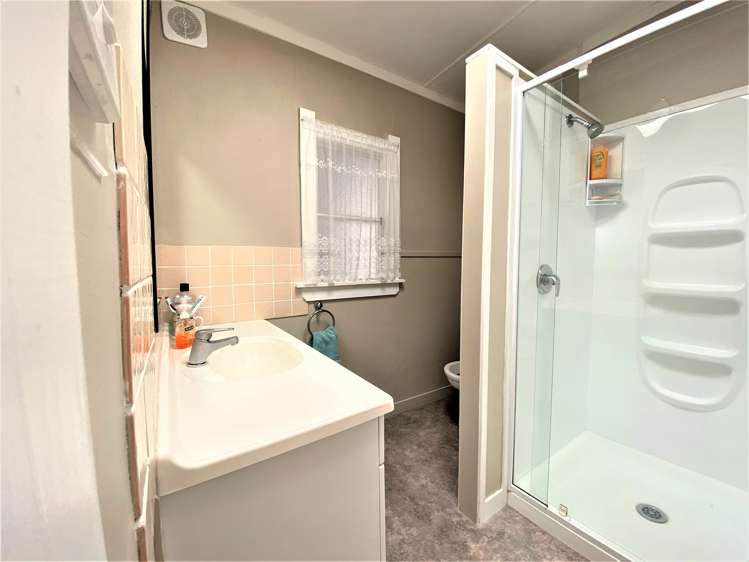 22 Trotter Avenue Waiomu_8