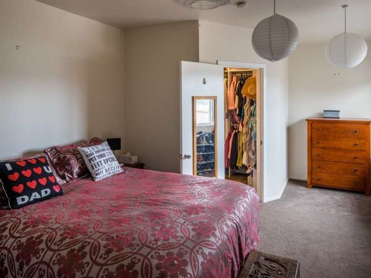 8 Kiriwai Road Paremata_7