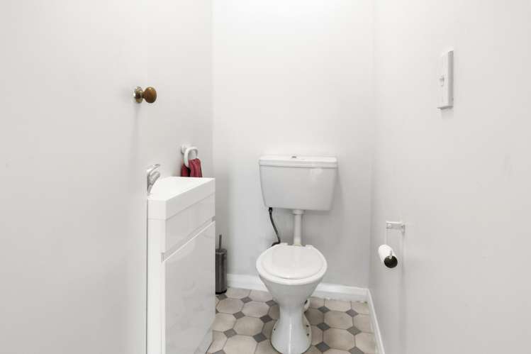 15 Romney Square Tawa_19