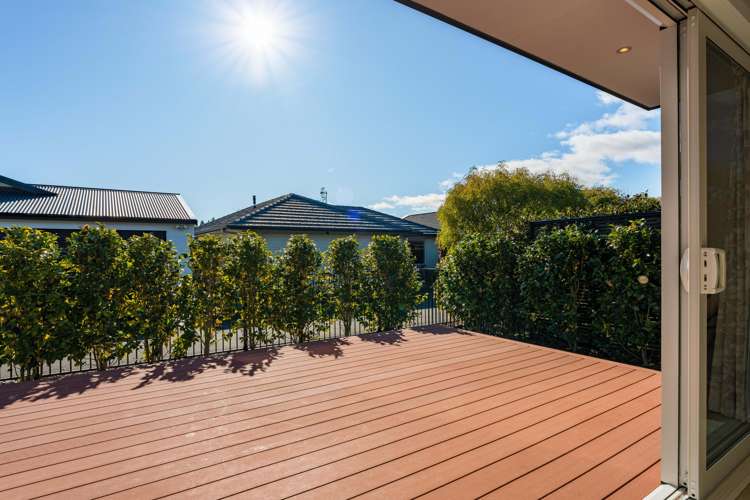 21 Chateau Crescent Rangatira Park_15