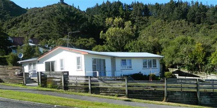 62 Castlerea Street Wainuiomata_0